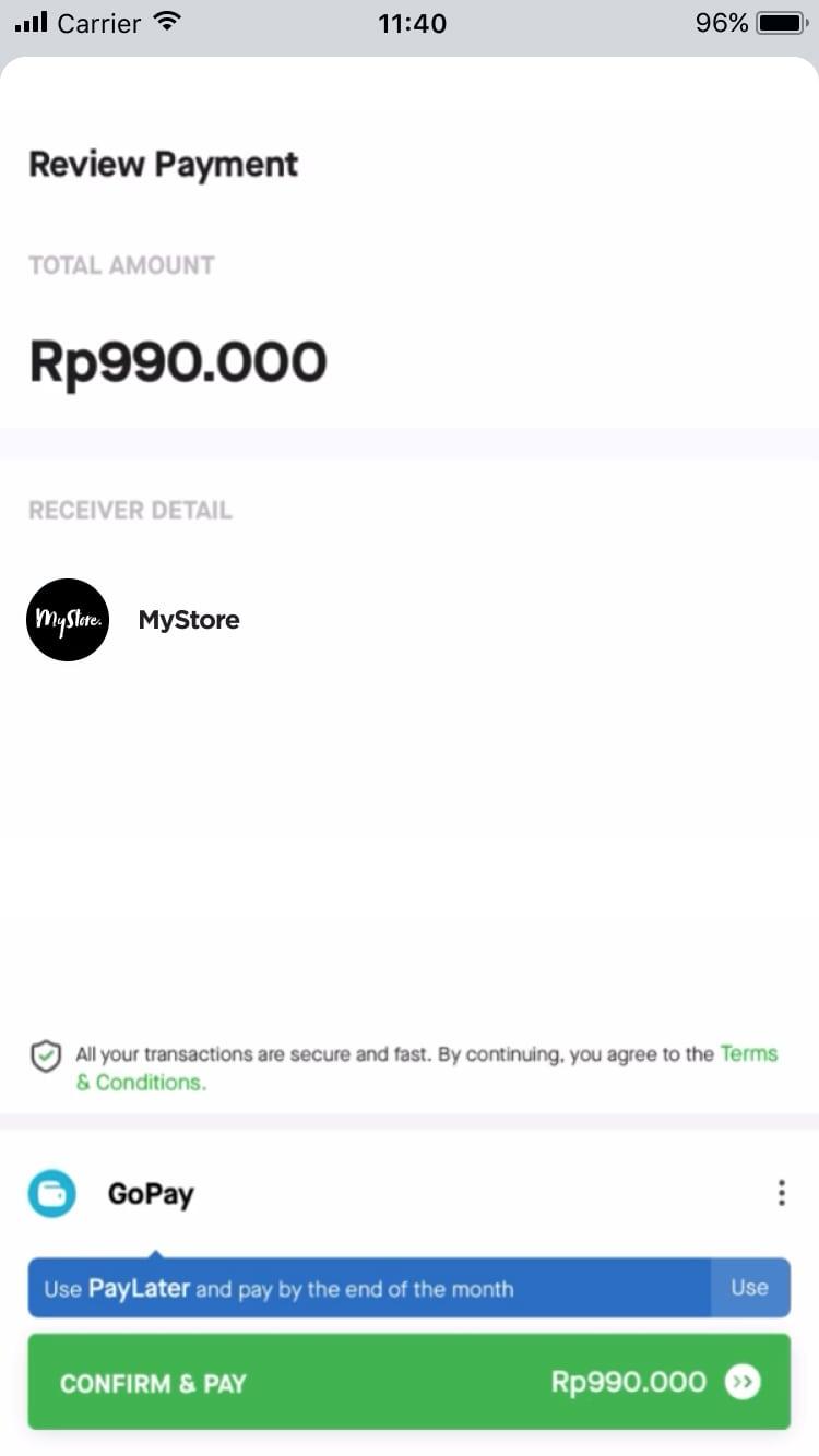 Mobile payment review screen displaying total amount, receiver details, and a GoPay payment option.