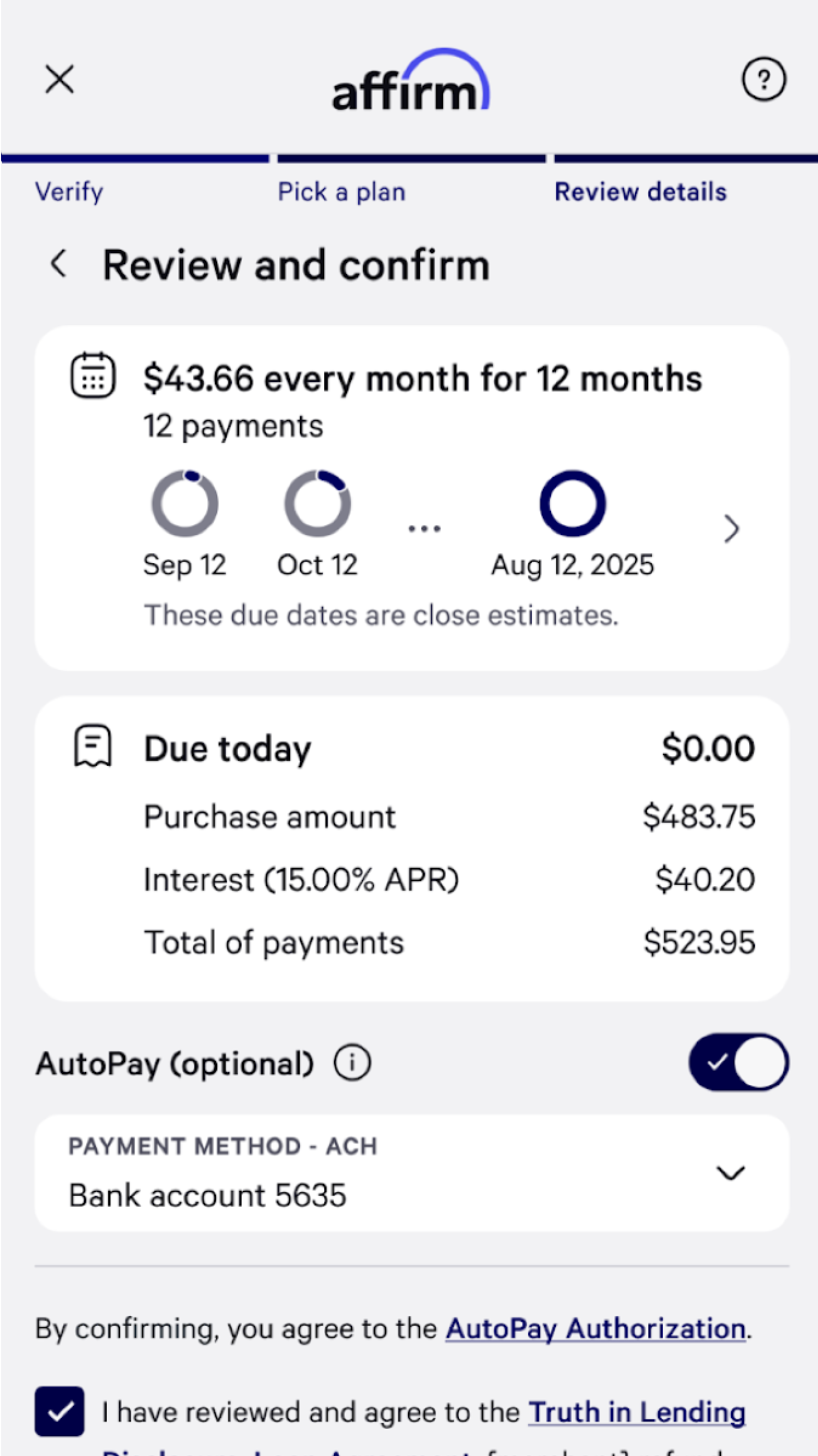 Ecrã de seleção de informações de faturação e método de pagamento com opções para cartão de crédito e PayPal